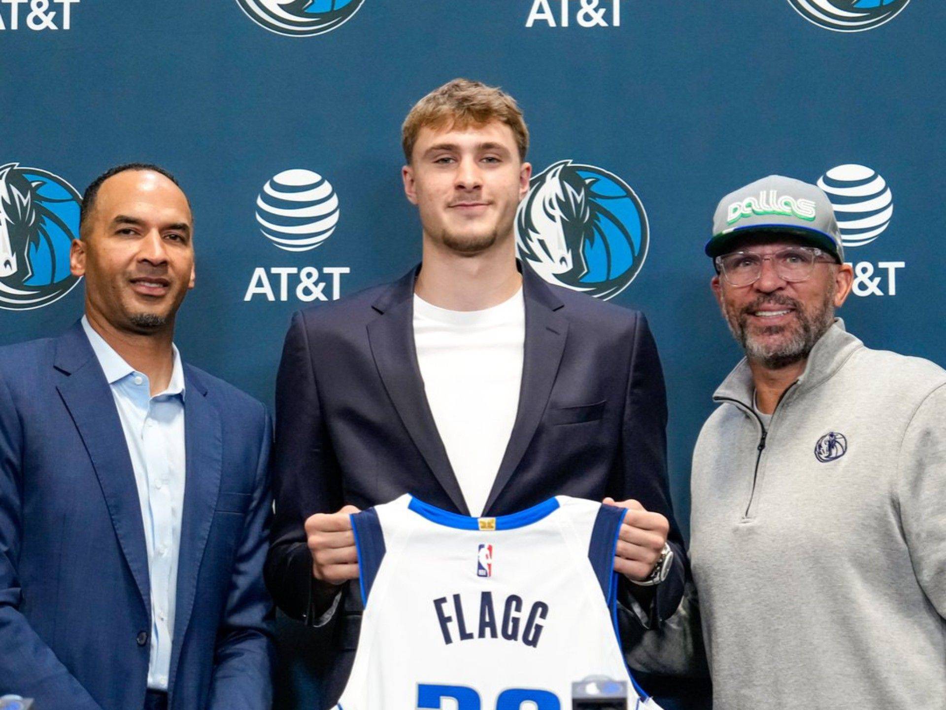 九游网页版-关于达拉斯独行侠训练开放日，今晨更衣室发声引欢呼，欧联在即，团队化学反应显著的信息